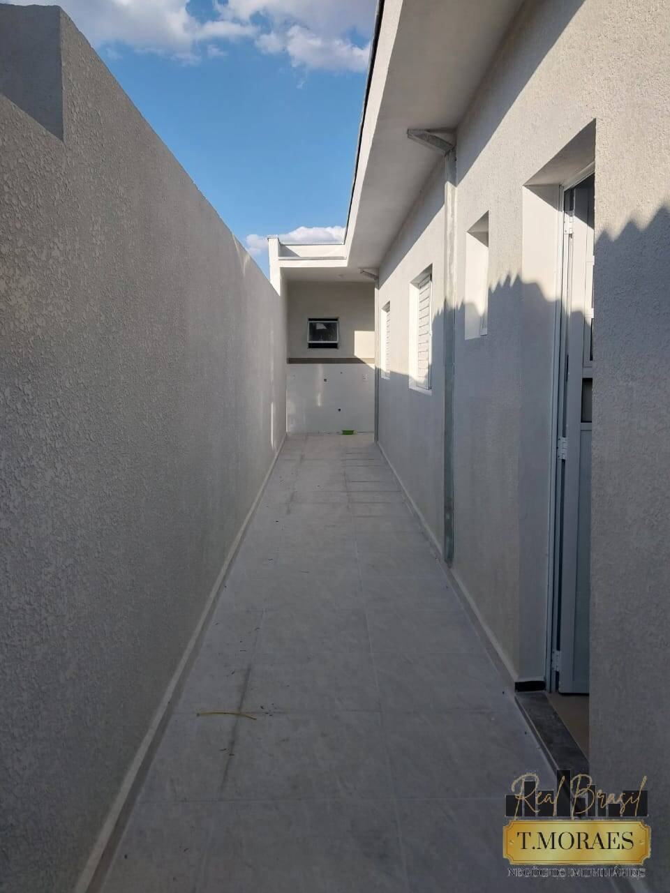 Casa à venda com 3 quartos, 110m² - Foto 2