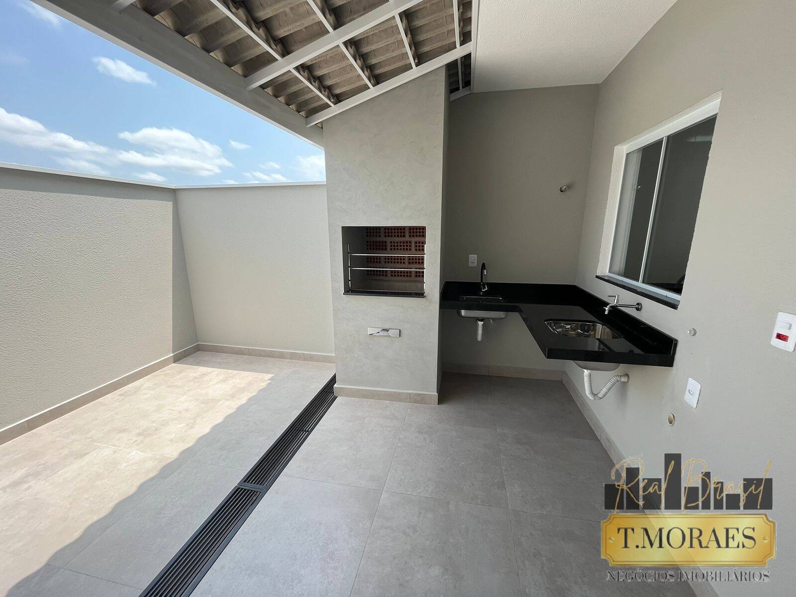 Casa à venda com 2 quartos, 95m² - Foto 1